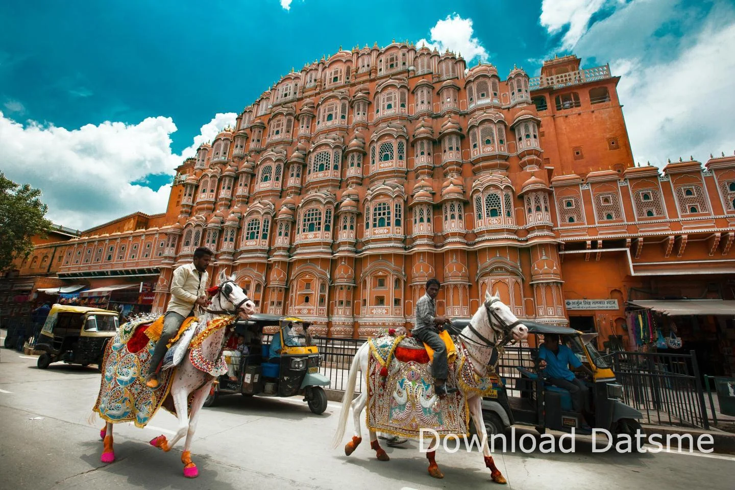 Find Friends in Deeg, Rajasthan based on your bonding style