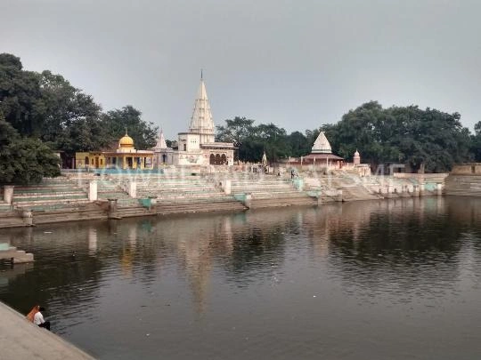 Find Friends in Rasra, Uttar Pradesh based on your bonding style